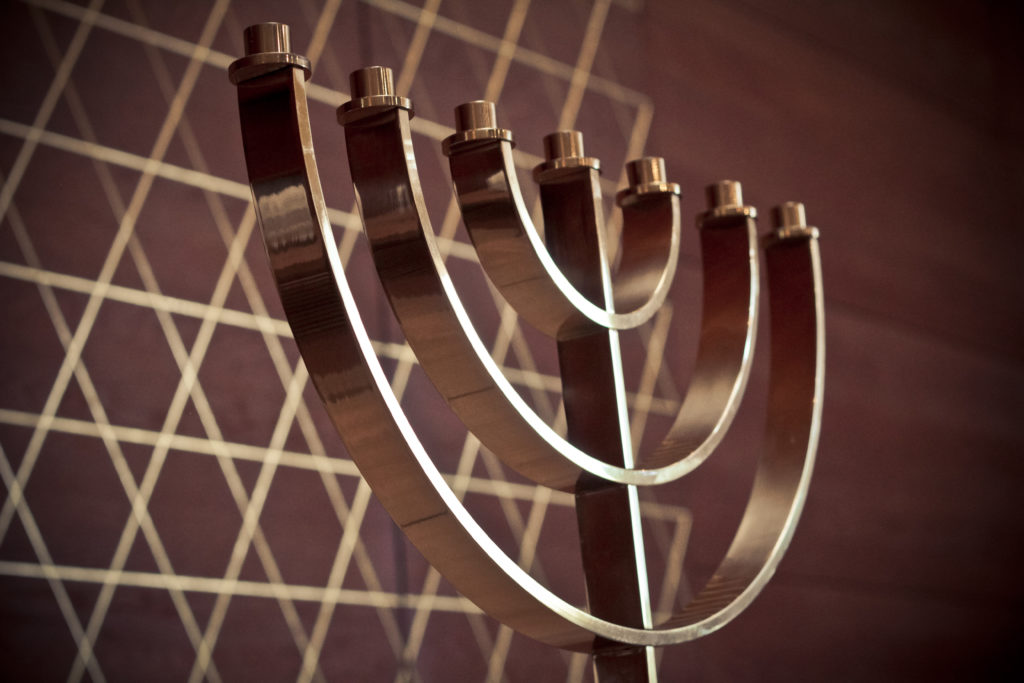 Menora in der Dresdner Synagoge siebenarmiger Leuchter